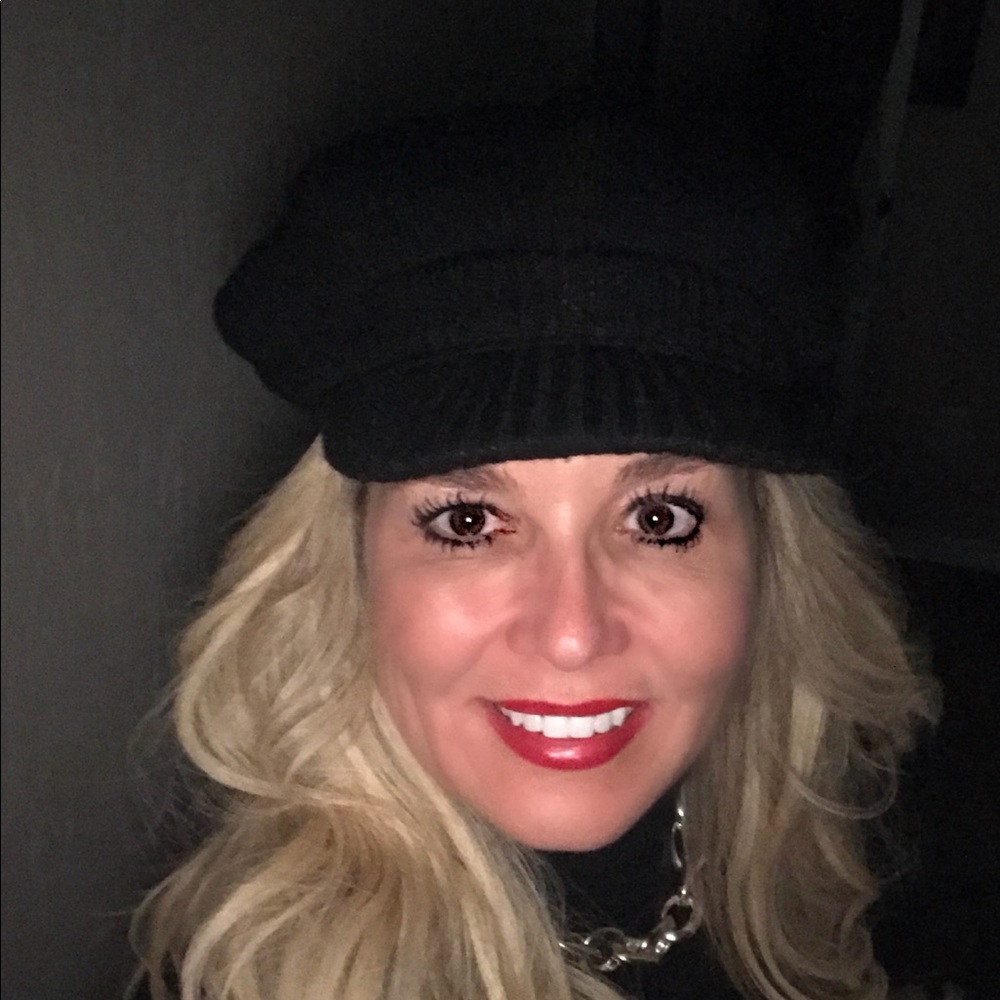 Meet your Posher, Paula